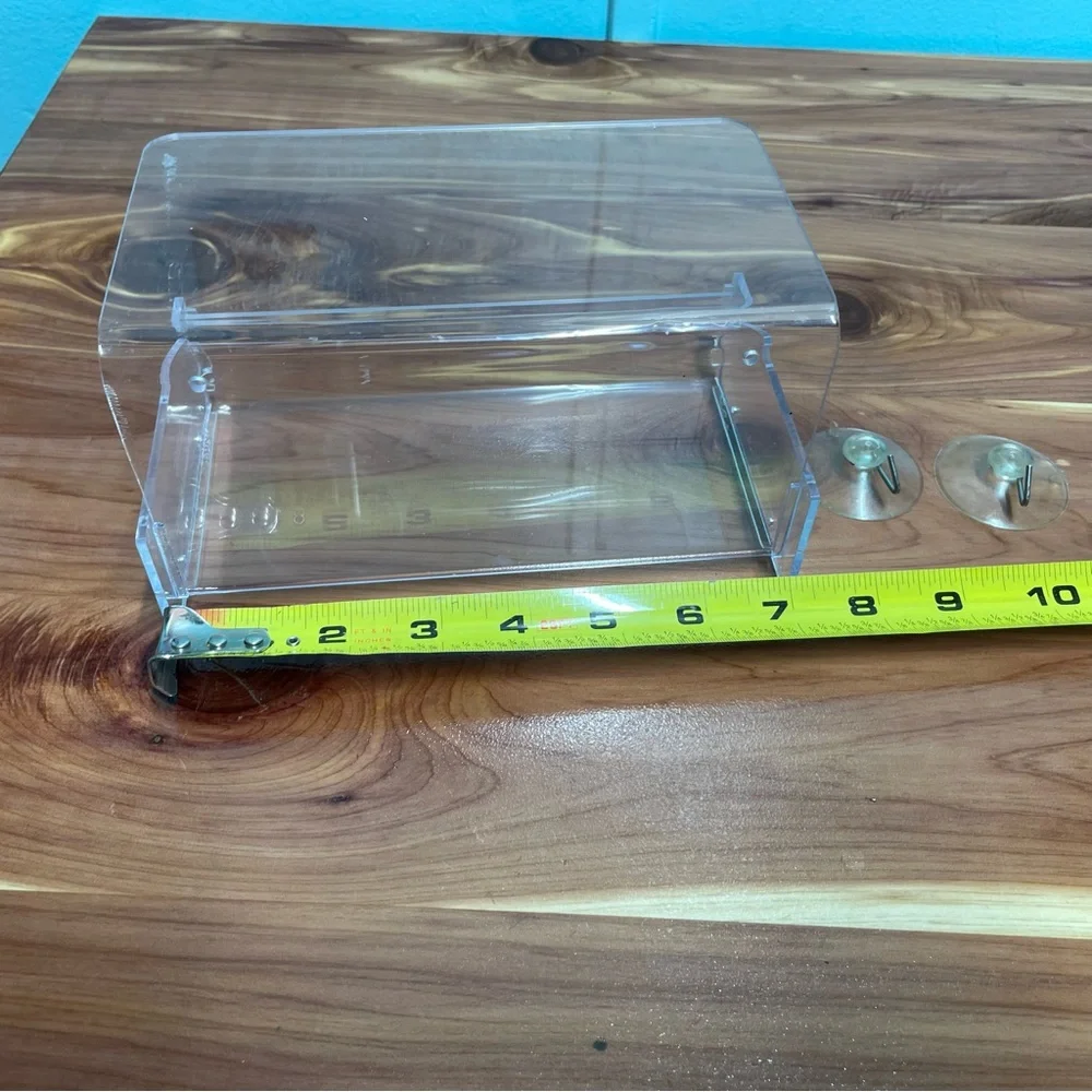 Clear window bird feeder